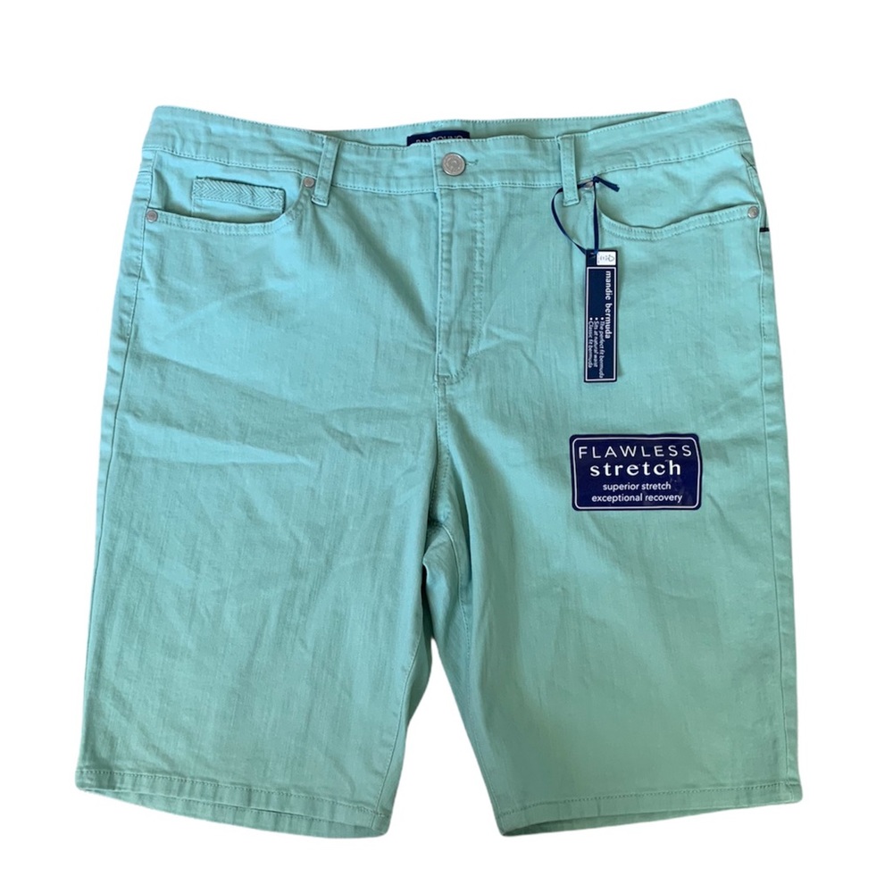 Pretty BANDOLINO Mandie Bermuda Shorts ~ Size 14 NWT